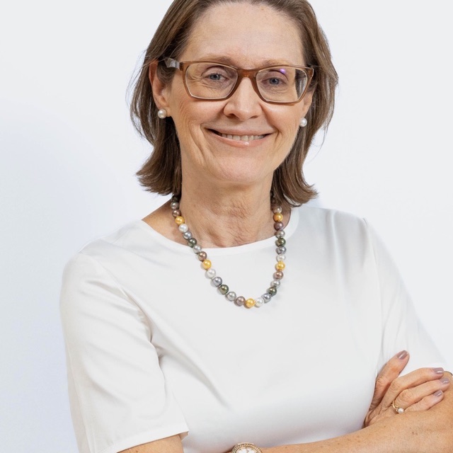 Márcia Waddington-Cruz — portrait